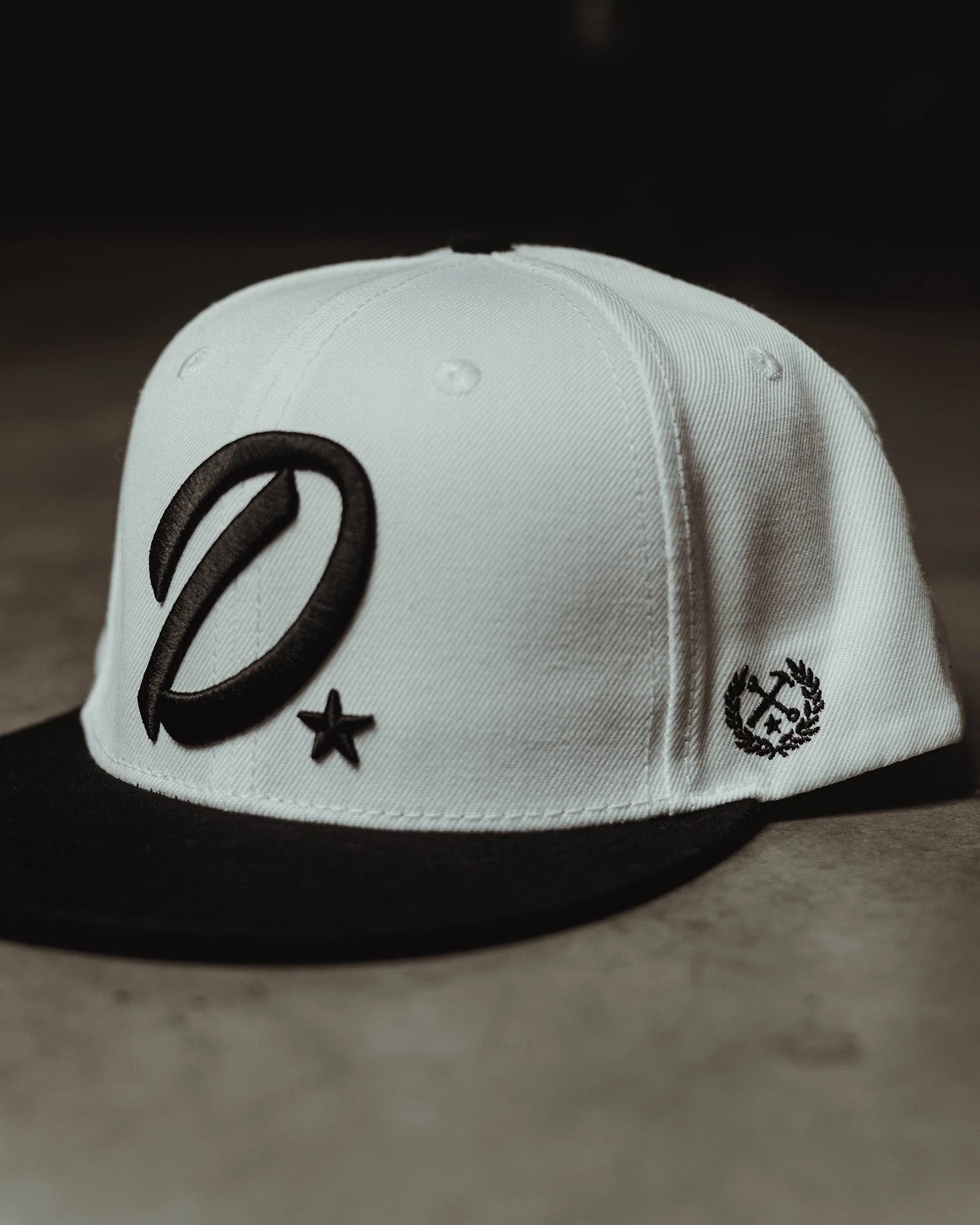 Black D-Star Flat Bill Snapback - White - Image 3