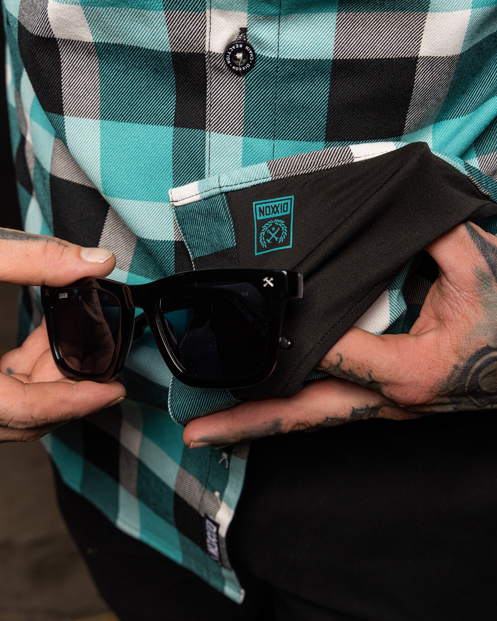 Chain Reaction Flannel - Image 6