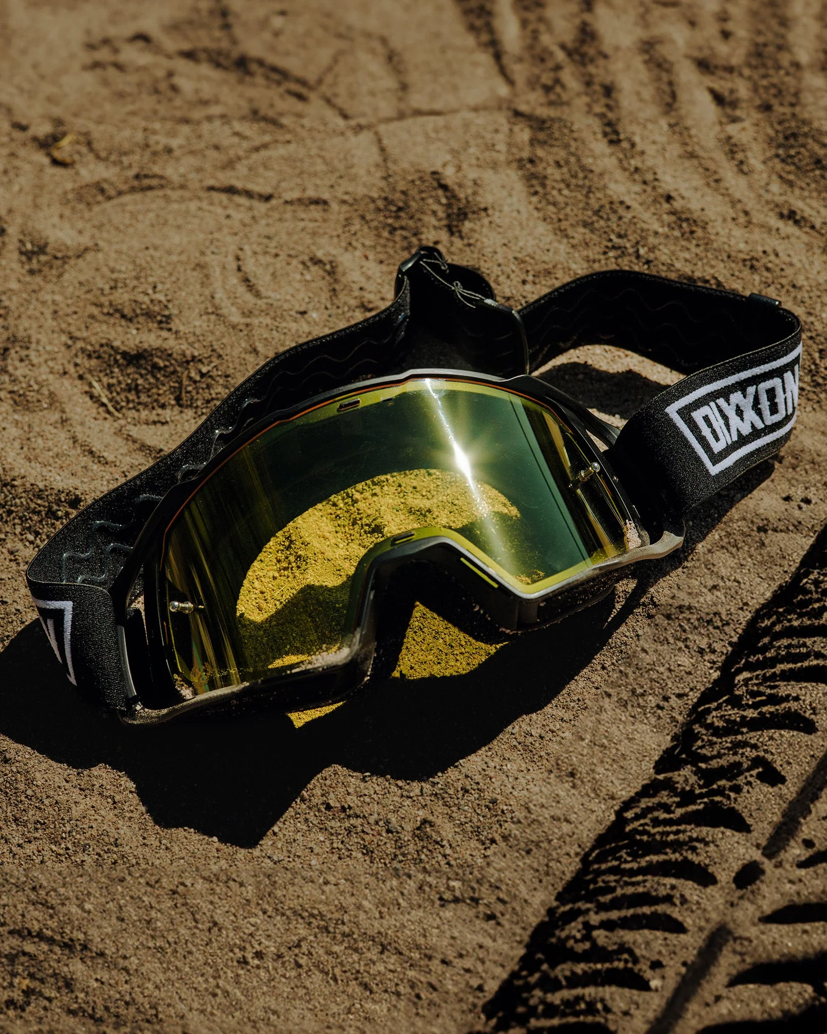 Contender MX Goggles Sand - Black & White / Yellow Lens - Image 6