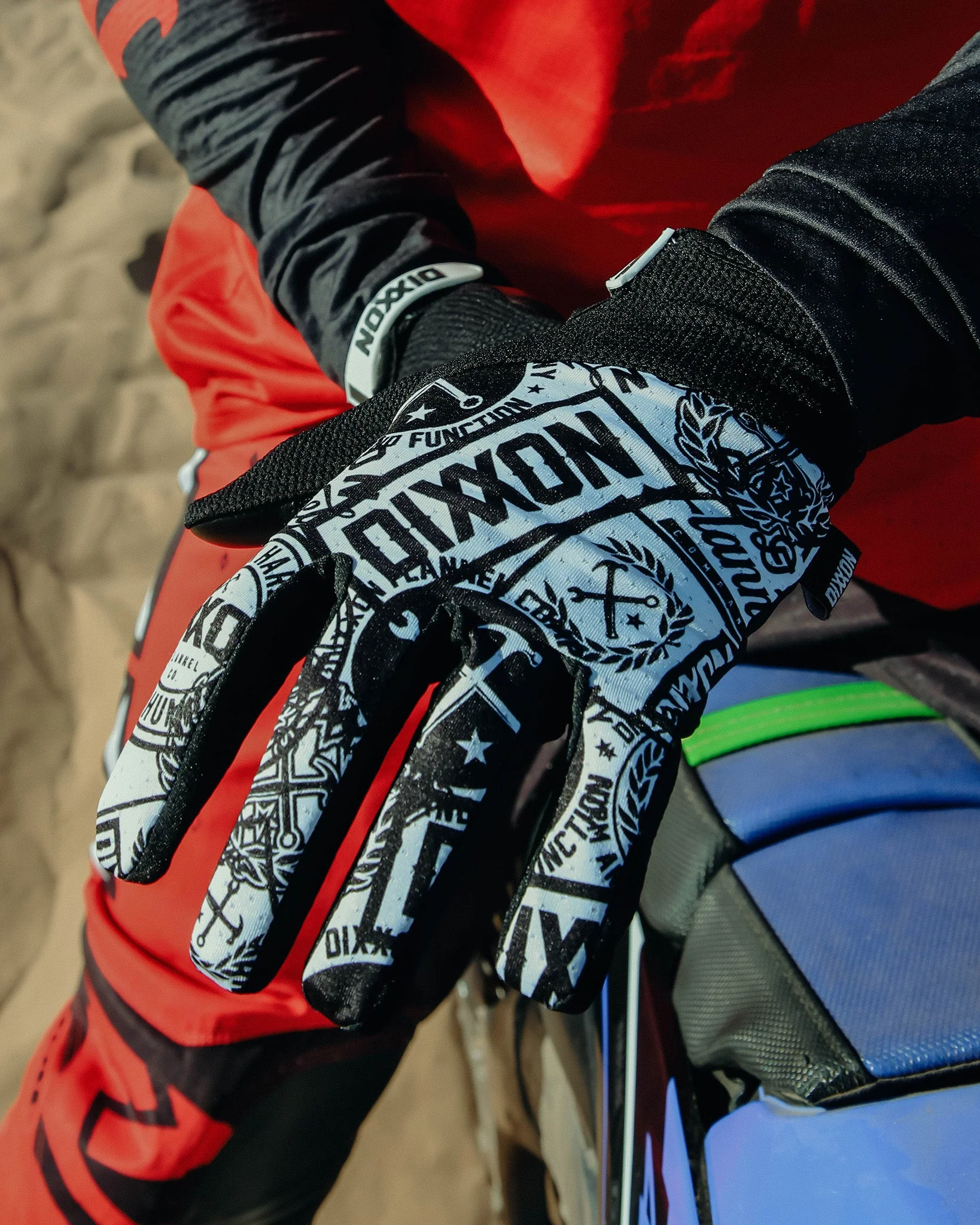 Corpo Overload Moto Gloves - Black & White - Image 4