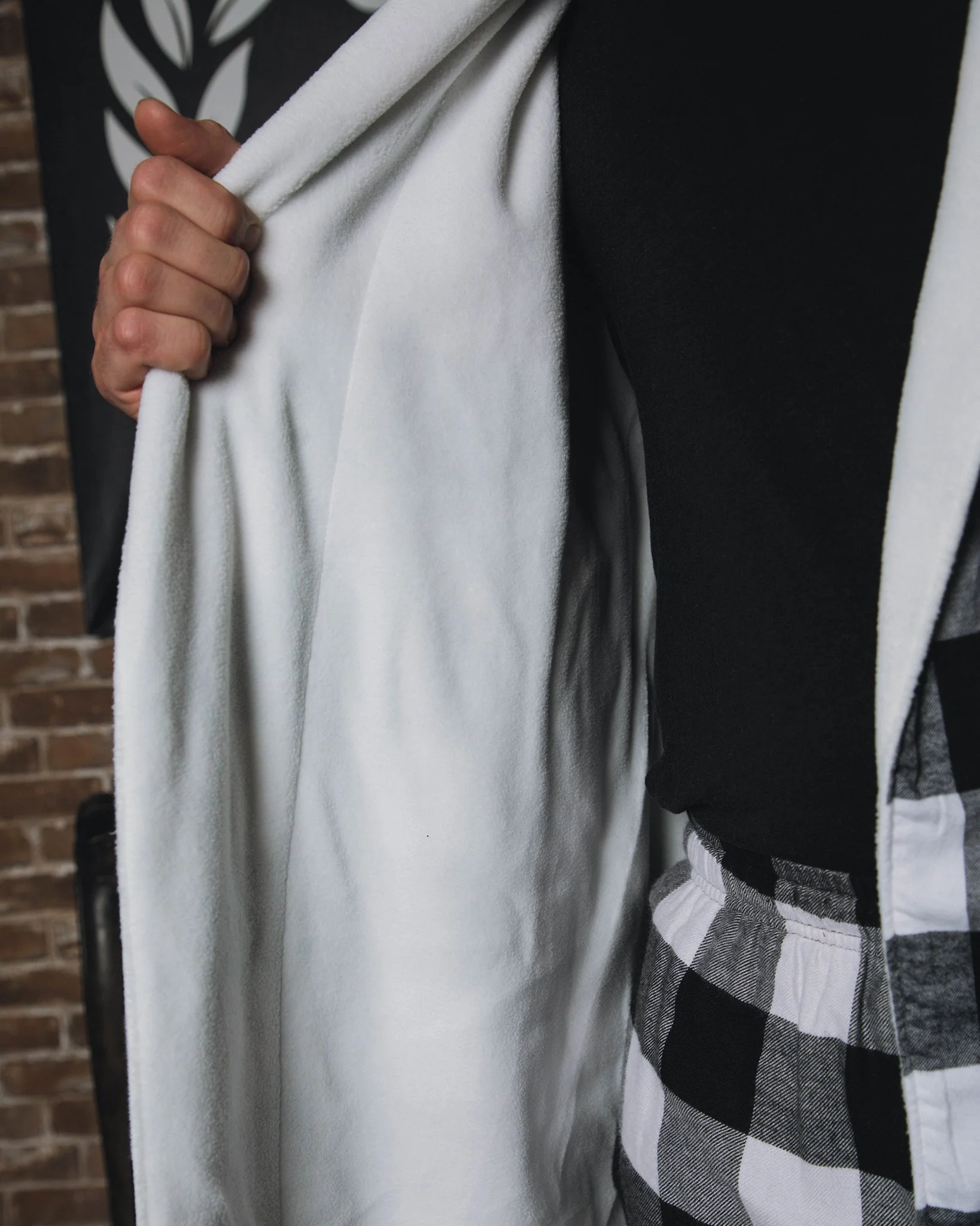 Gringo Fleece-Lined Robe - Image 2