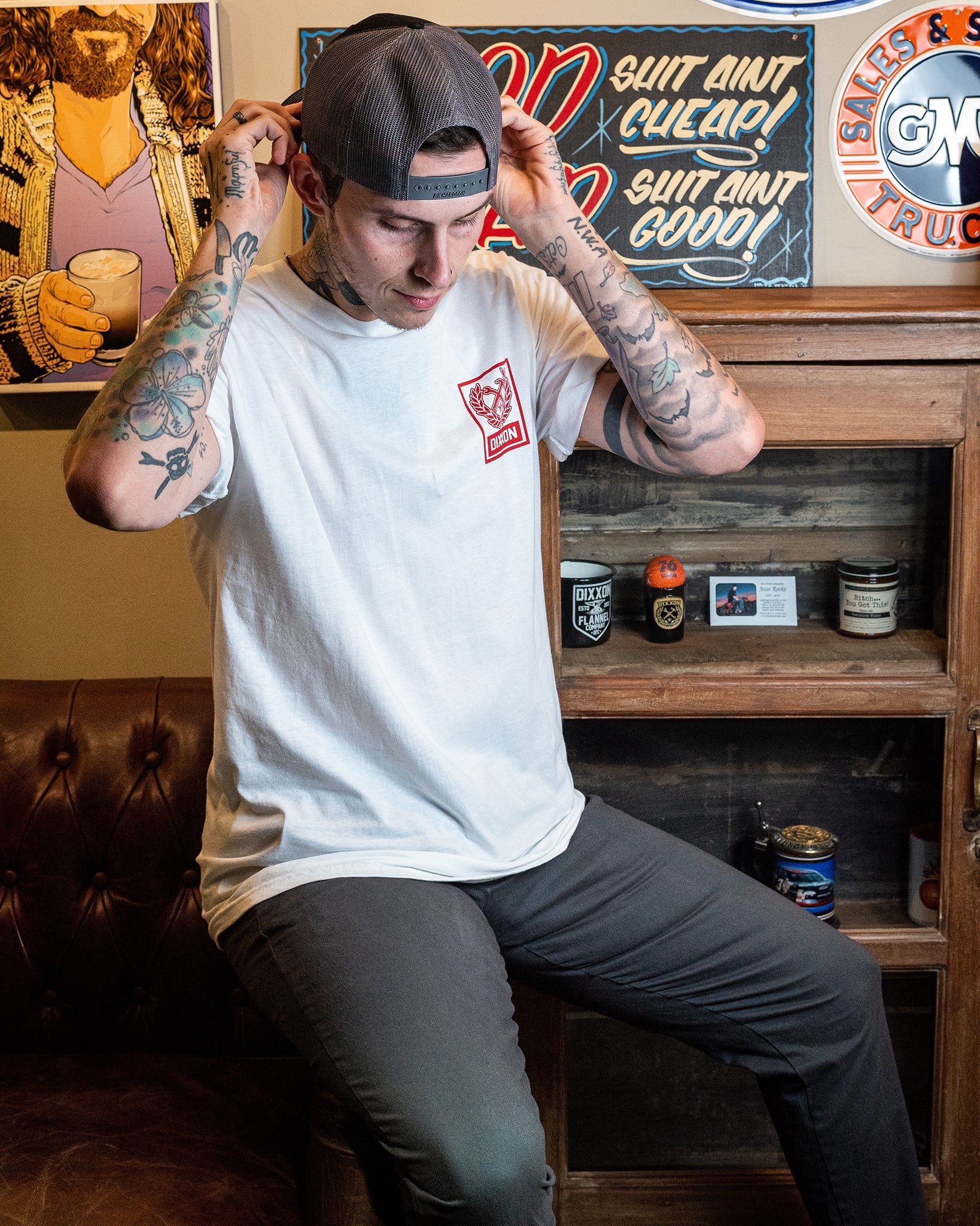 Red Box Crest T-Shirt - White - Image 6