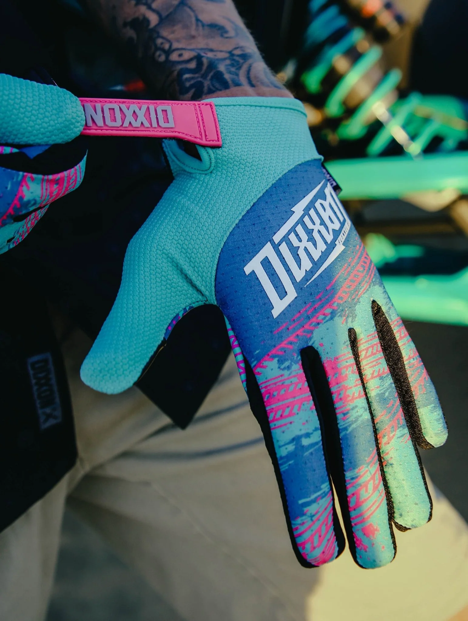 Retro Tread Moto Gloves - Image 2