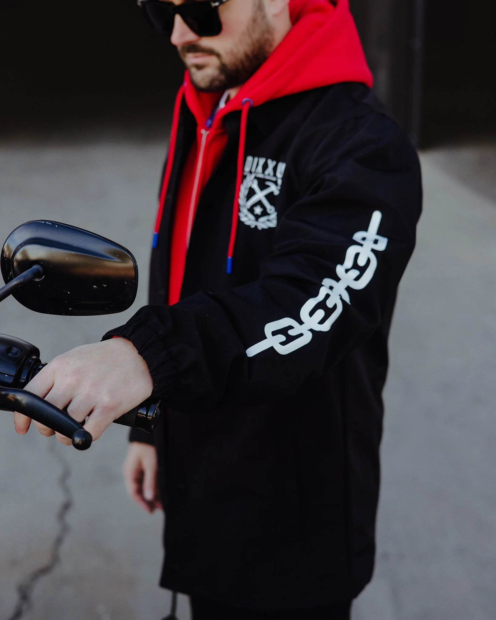 White Tradition Badge Coaches Jacket - Black - Image 4