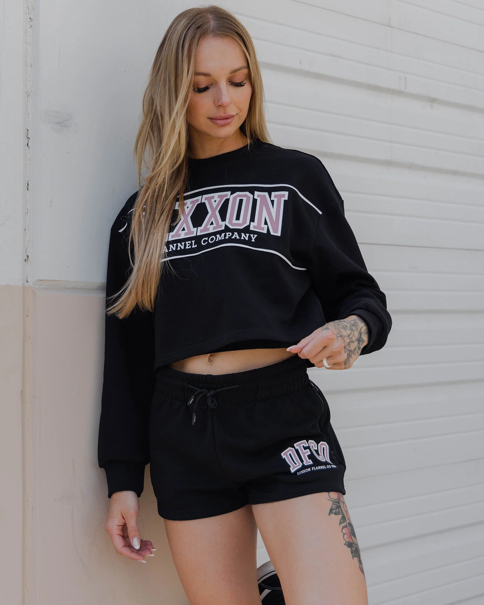 Women's DFCO Cropped Crewneck Sweatshirt - Black - Image 4