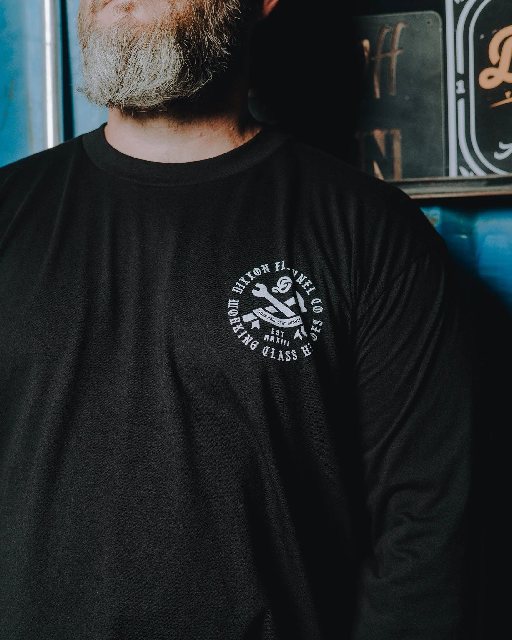 White Working Class Badge Long Sleeve T-Shirt - Black - Image 2